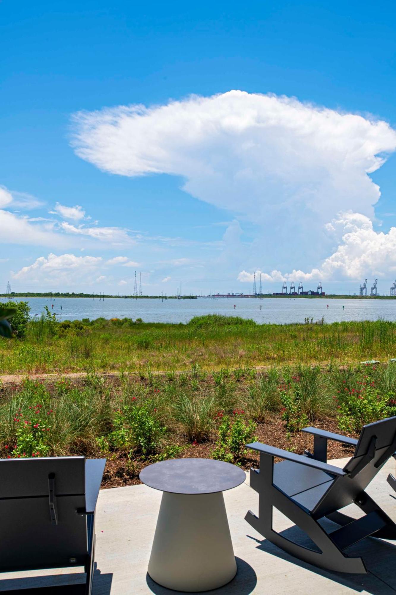 Hyatt Regency Baytown-Houston Hotel Exterior photo